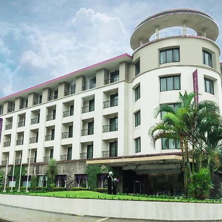 Hotel Celebration Lavasa Exteriér fotografie