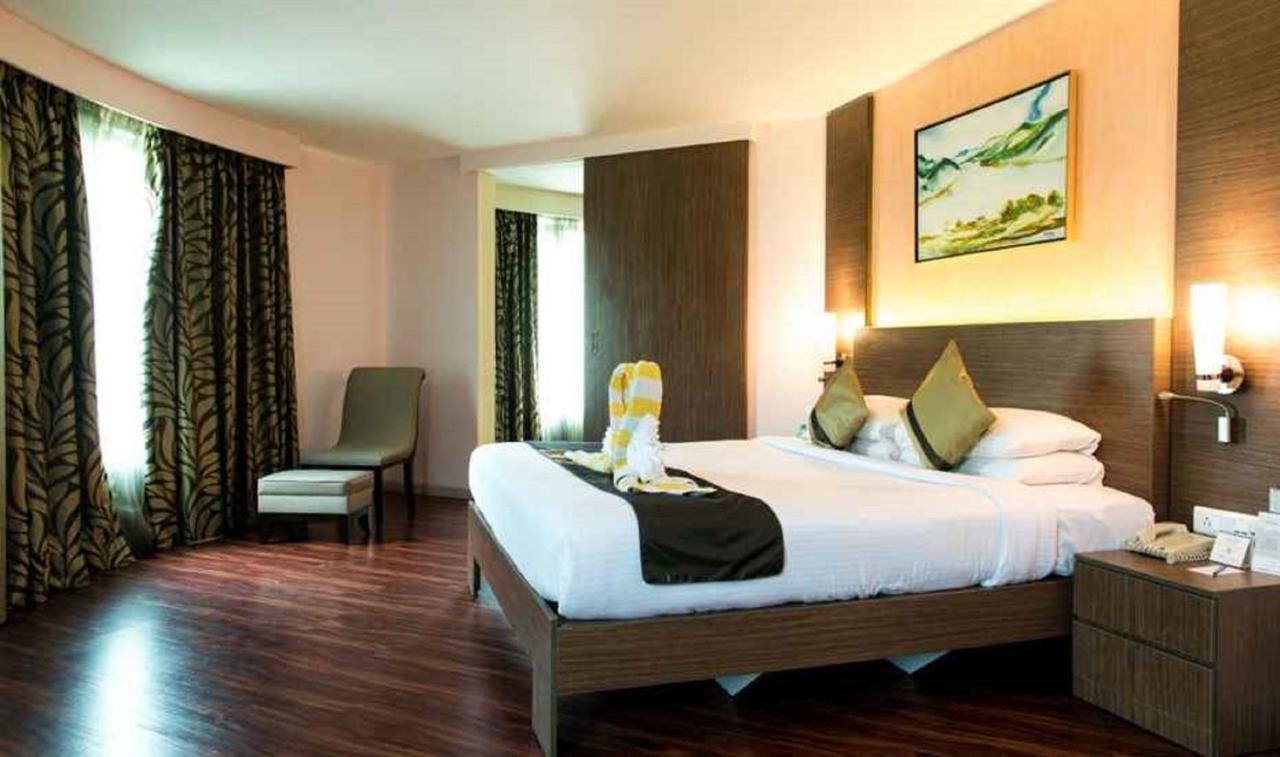 Hotel Celebration Lavasa Exteriér fotografie